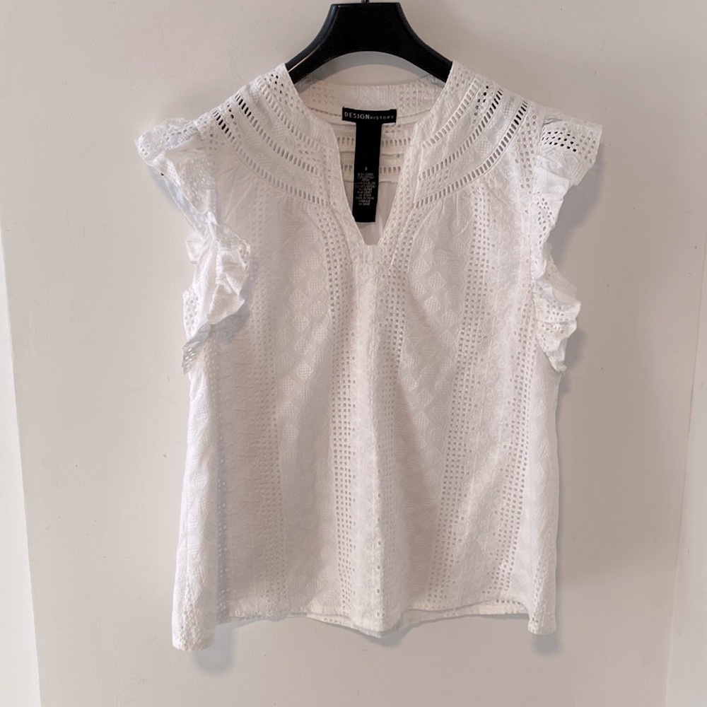 Design History White Eyelet Lace Top Size S (NWOT)